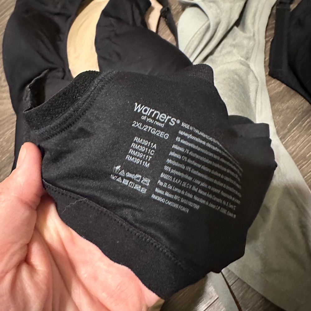 9 Warners soft cup bras 2xl - Picture 3 of 5